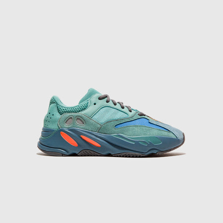 ADIDAS YEEZY BOOST 700 