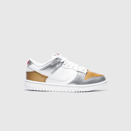 NIKE WMNS DUNK LOW SE 