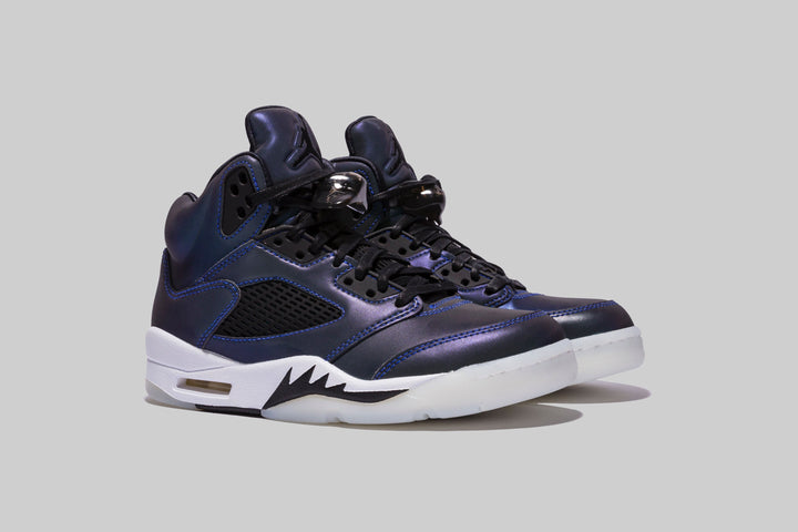 AIR JORDAN 5 RETRO WMNS "OIL GREY"