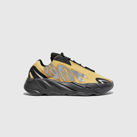 YEEZY 700 MNVN 