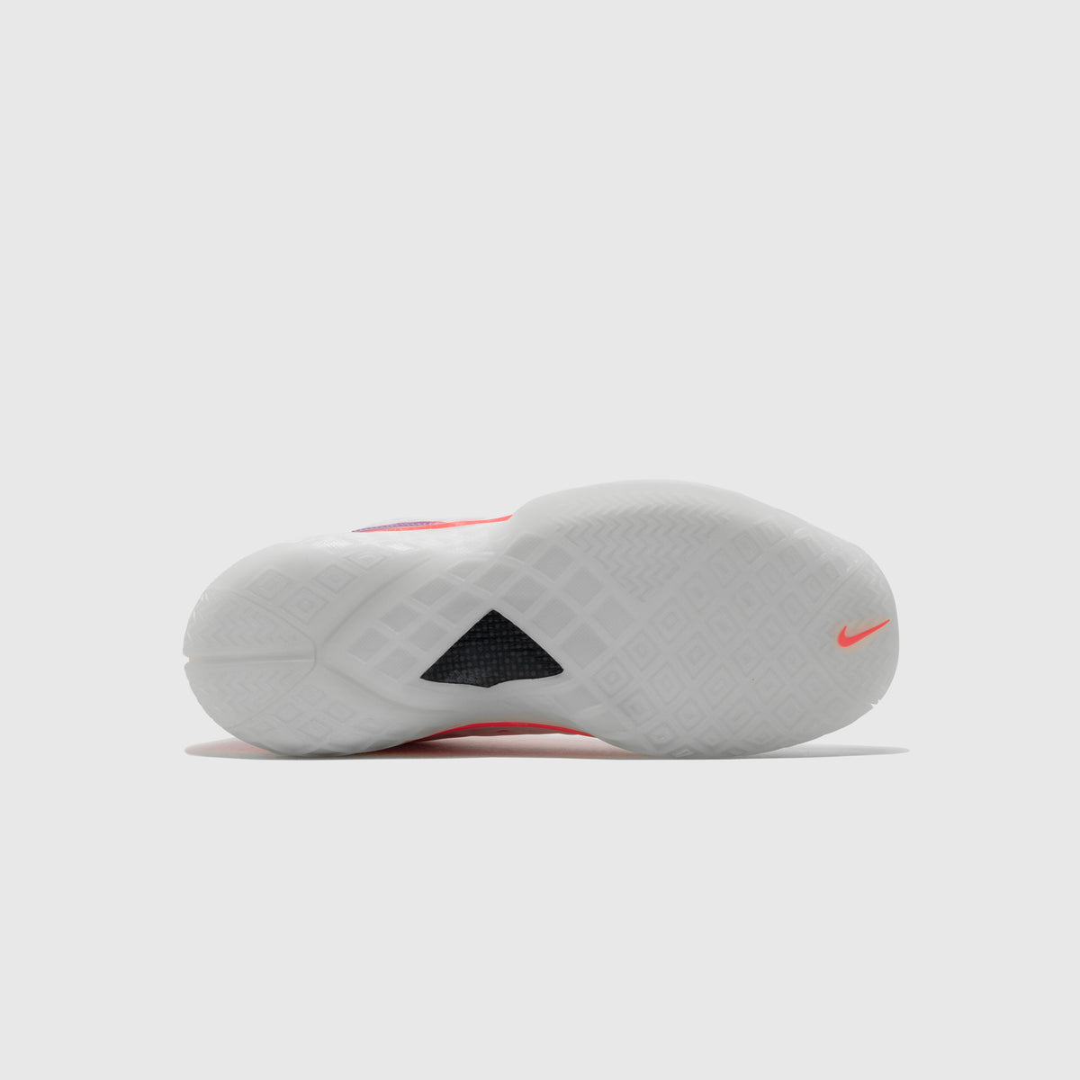 KOBE 3 PROTRO "SAIL HOT PUNCH"