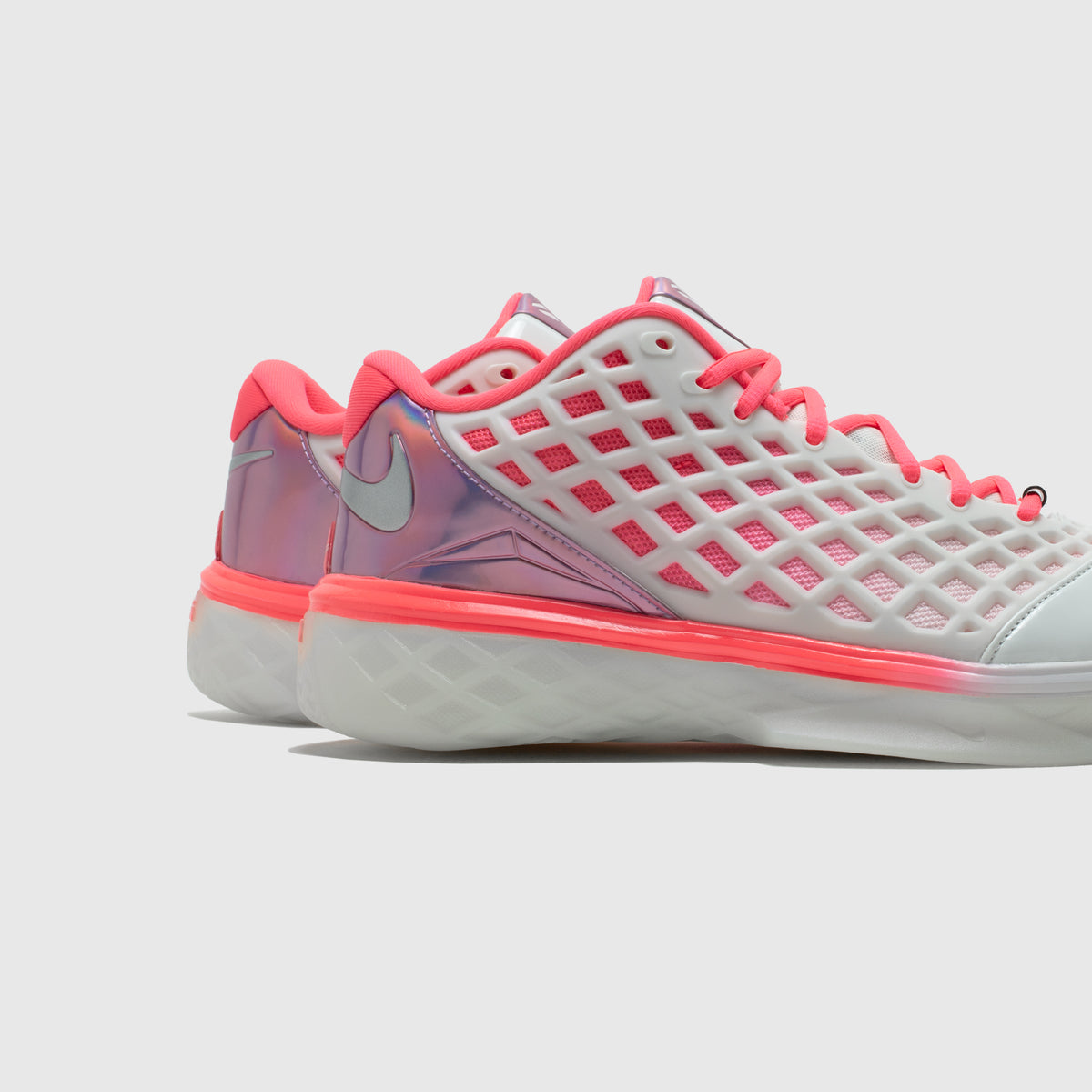 KOBE 3 PROTRO "SAIL HOT PUNCH"