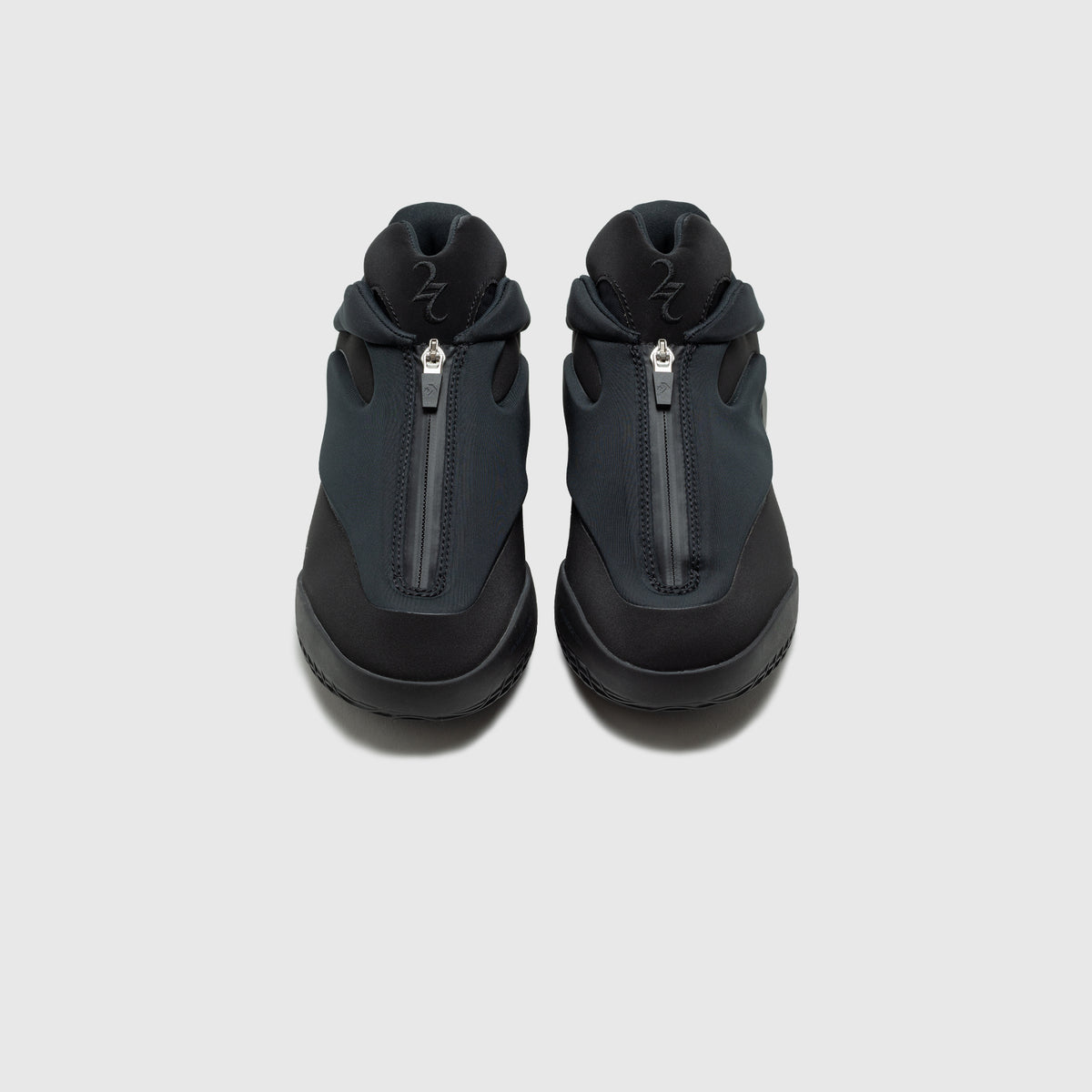 SHAI 001 "CHARM BLACK"