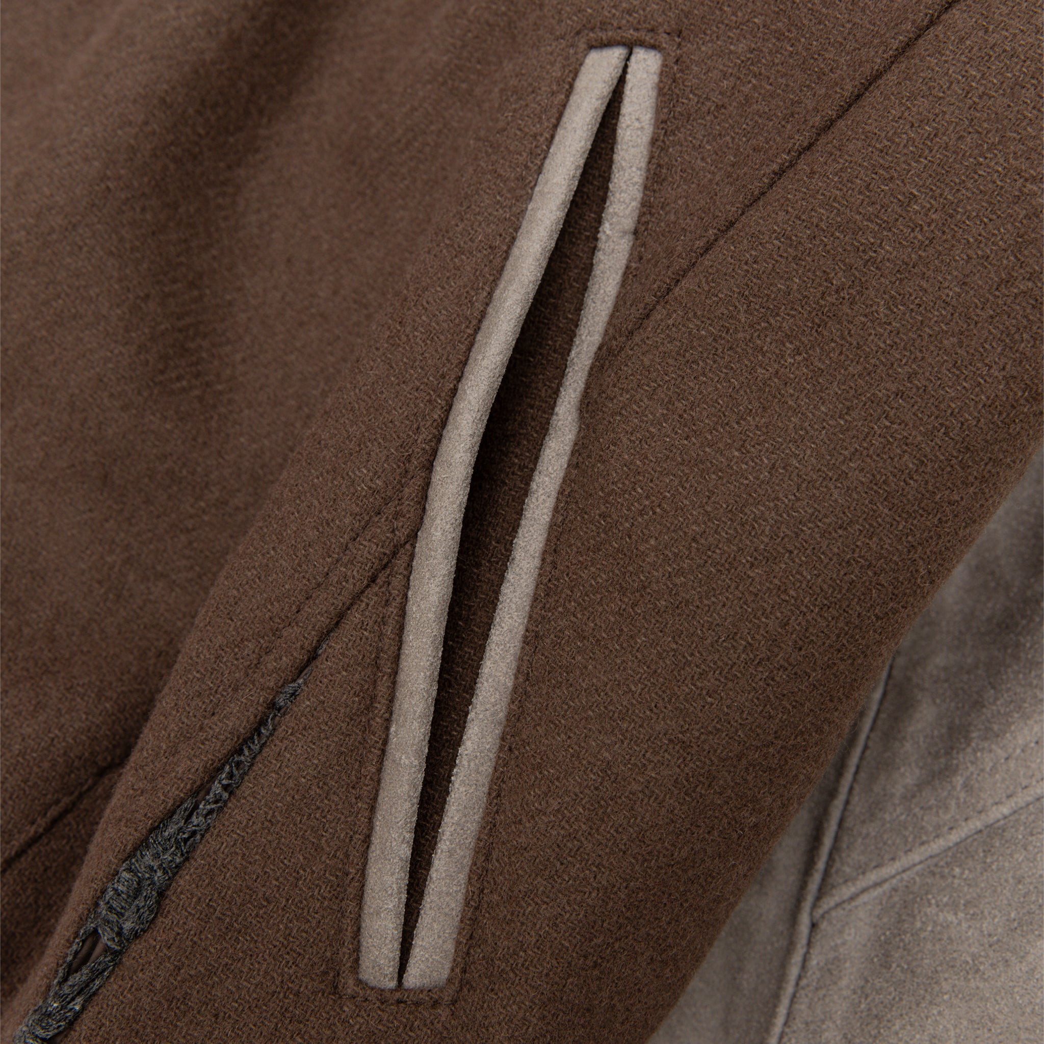 EP.8 02 JACKET
