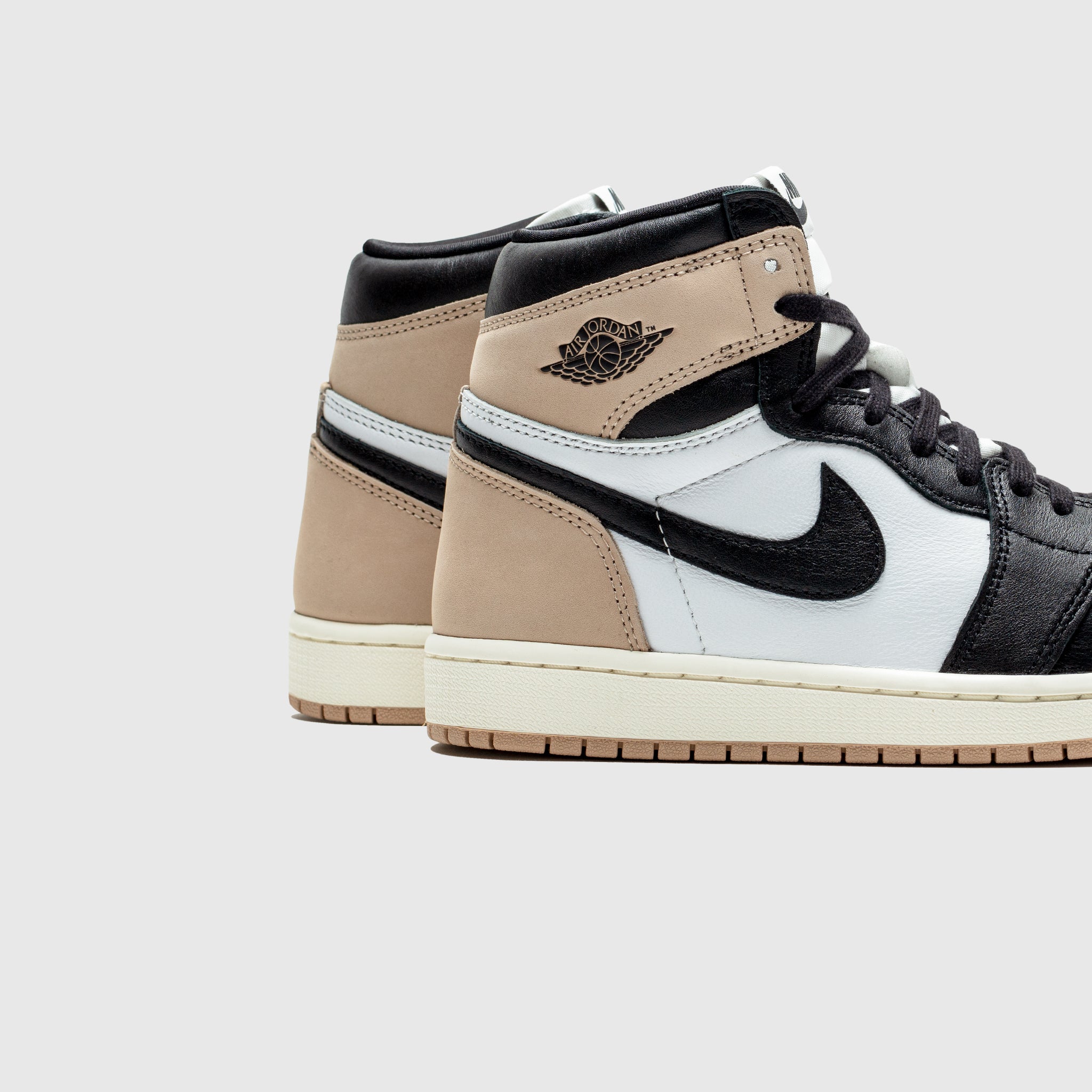 WMNS AIR JORDAN 1 RETRO HIGH OG "LATTE"