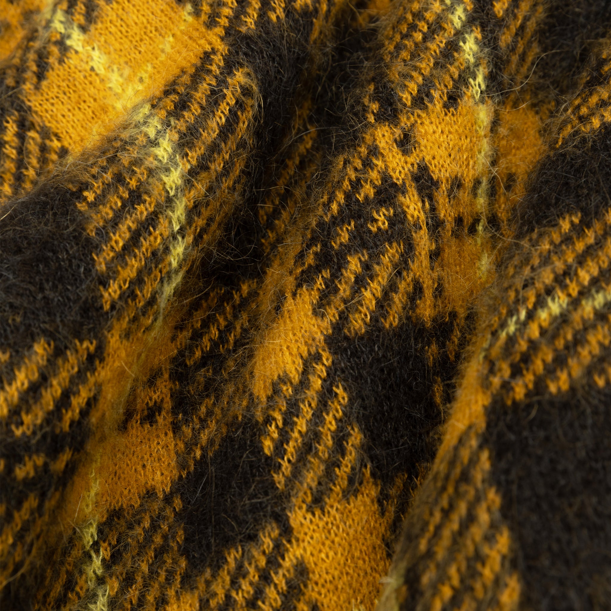 KNITTED TARTAN VEST