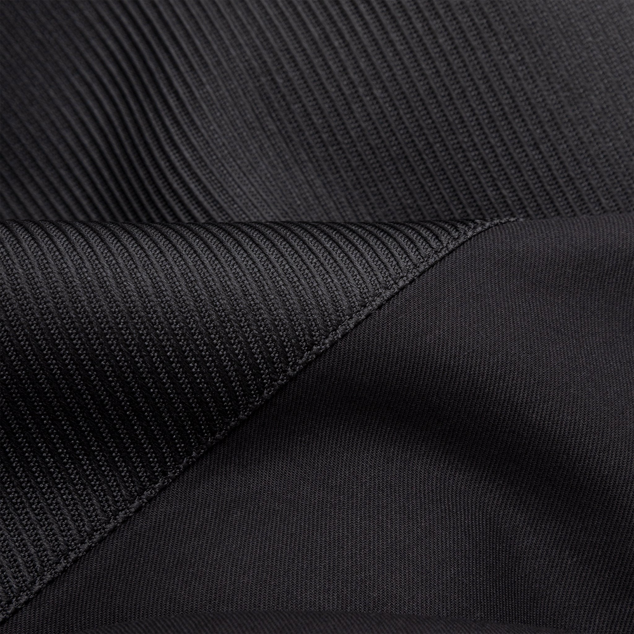 PLEATED PANELED SHORTS