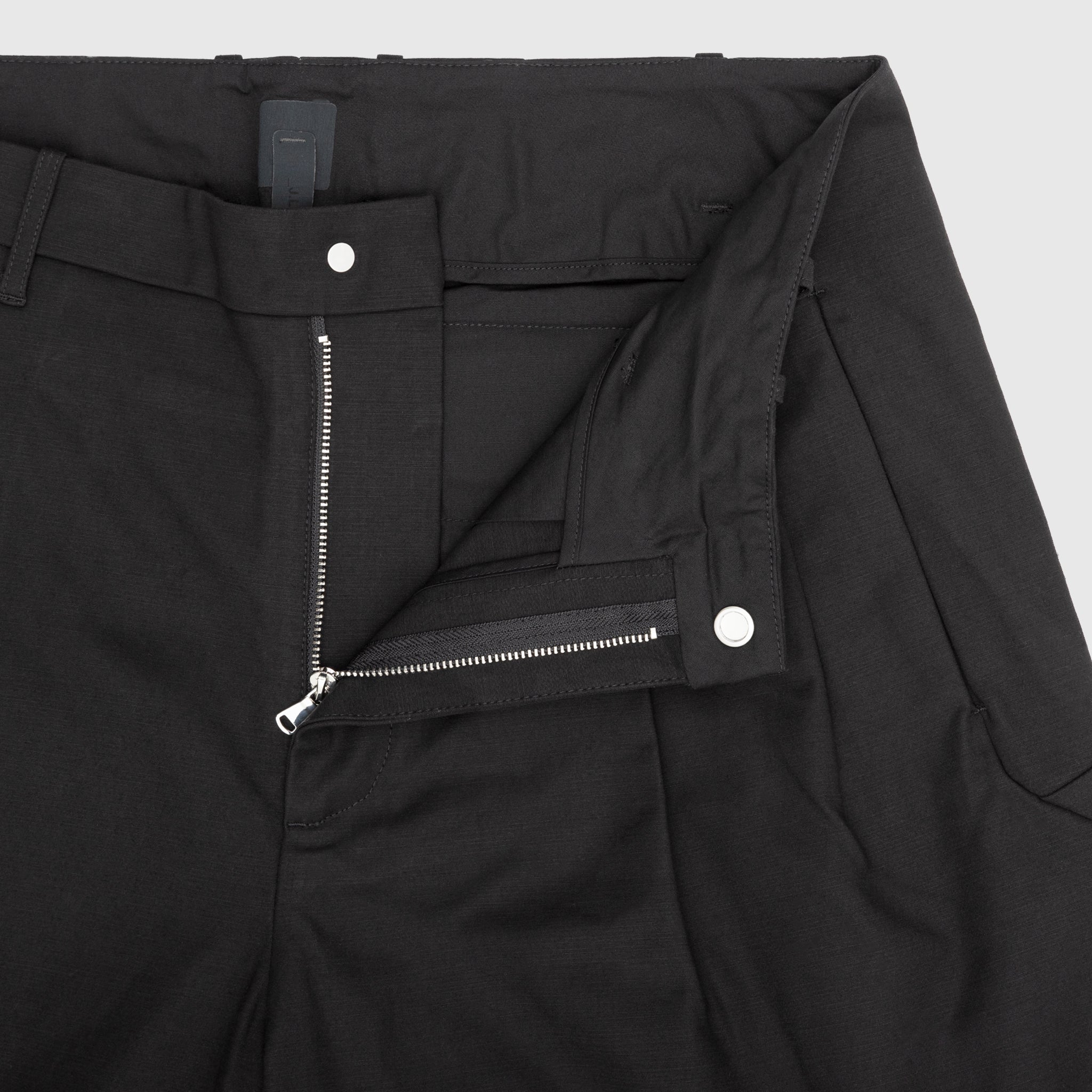 STATIC SHORT