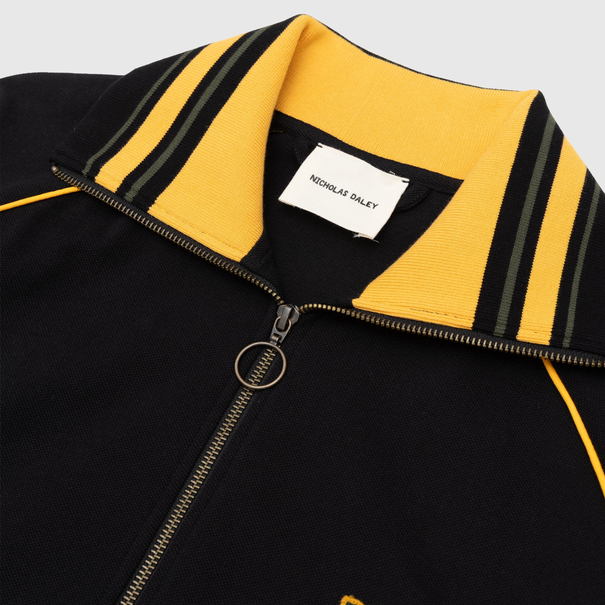 TRACK TOP