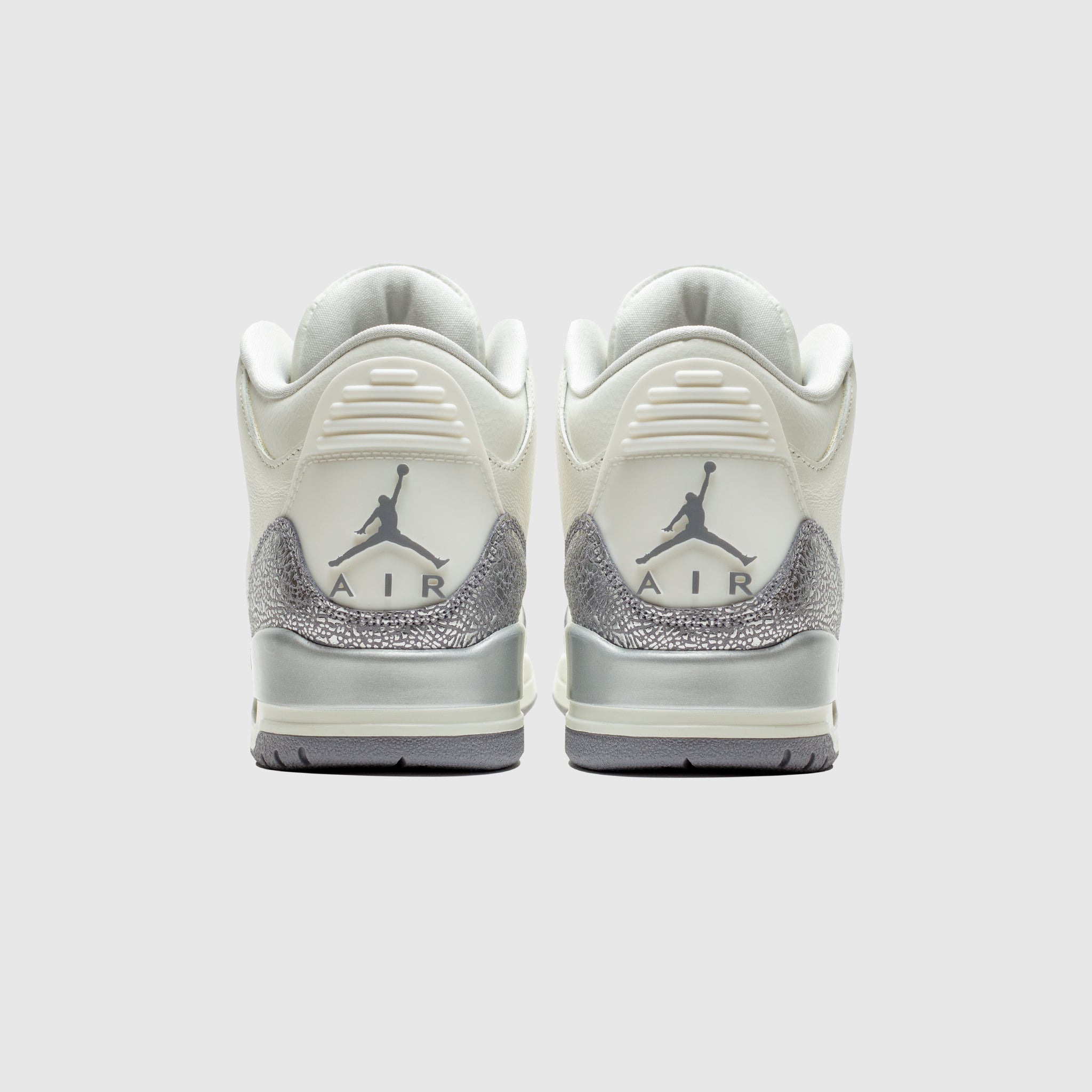 WMNS AIR JORDAN 3 RETRO "CEMENT GREY & SILVER"