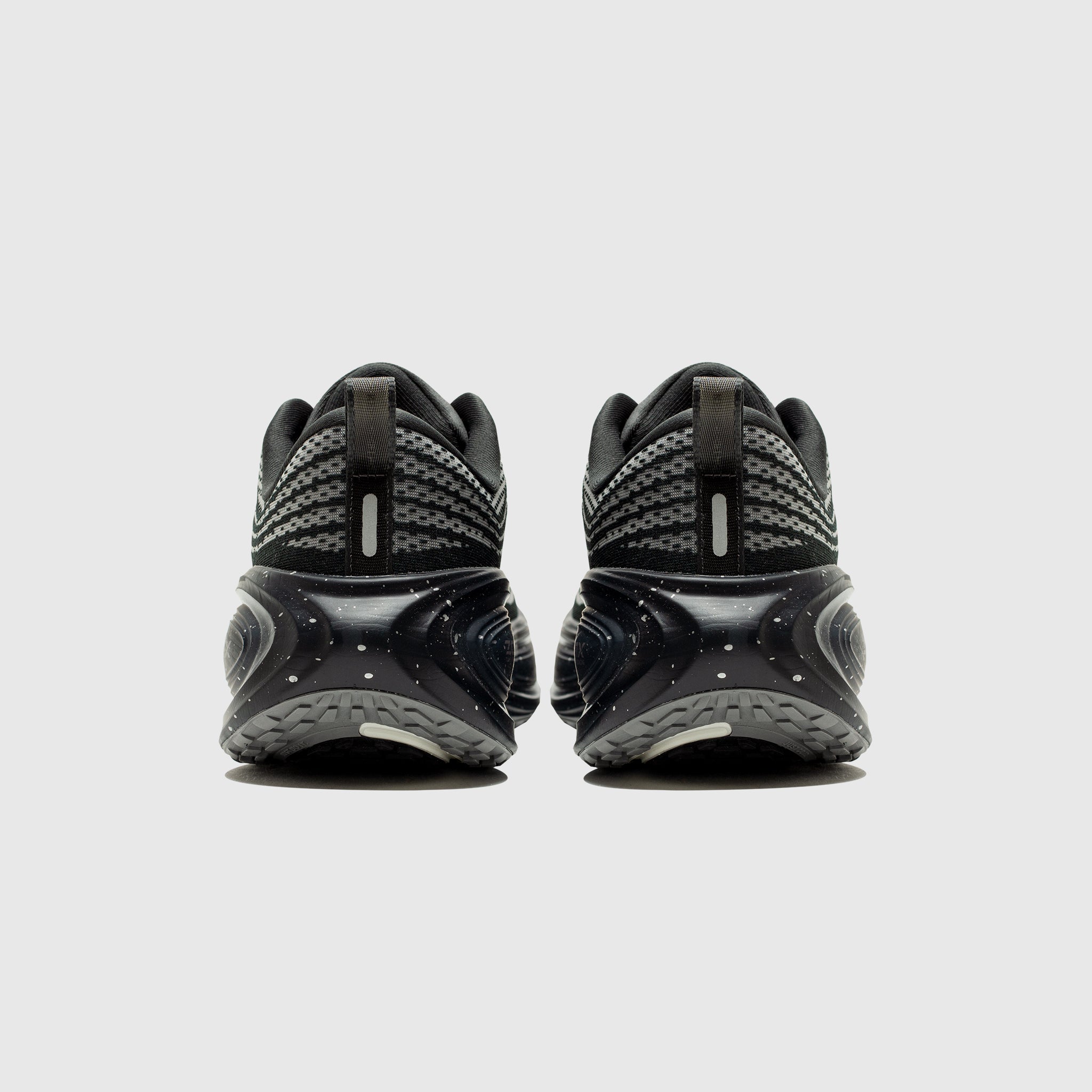 VOMERO PLUS SPECKLE "DARK OBSIDIAN"