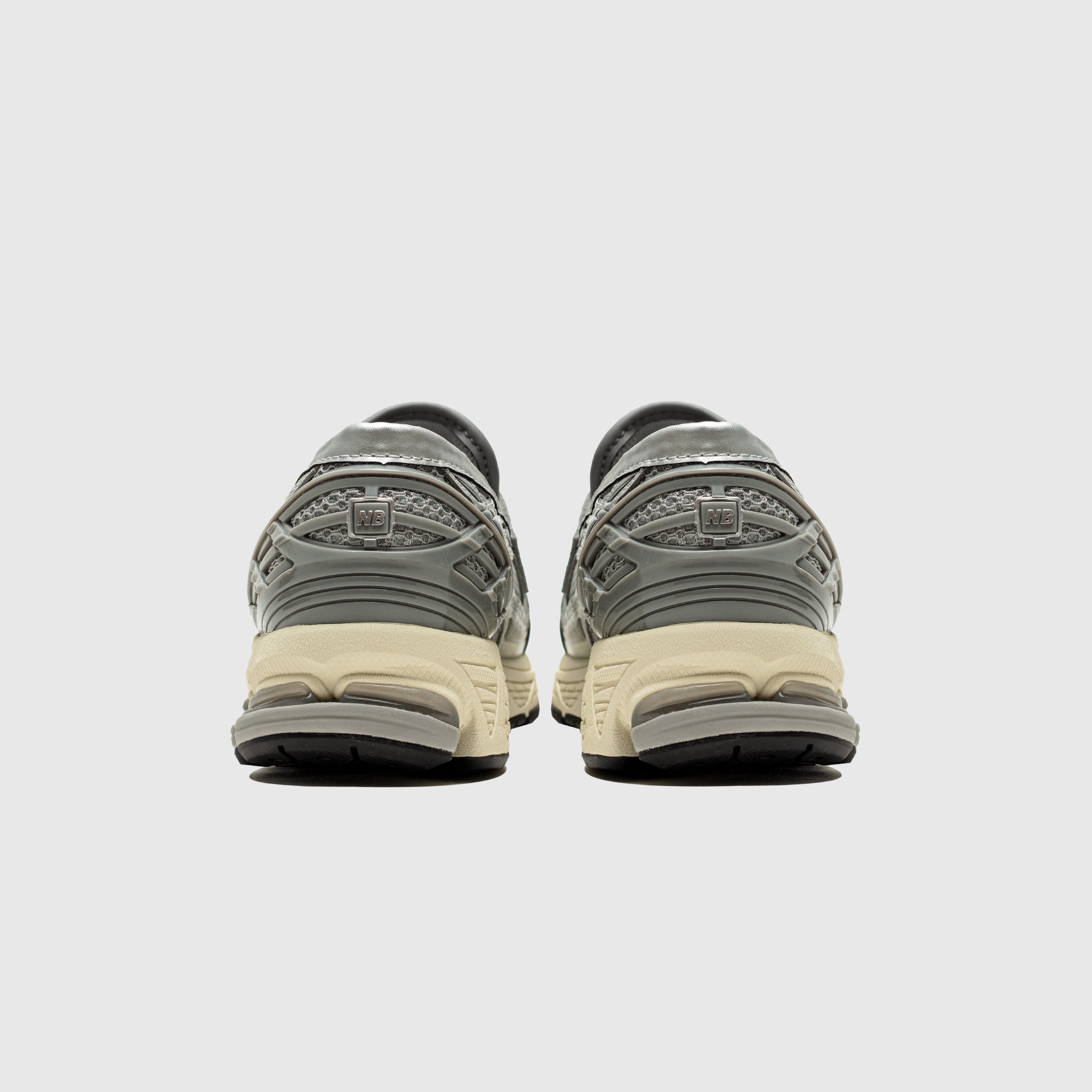 U1906LARE "METALLIC SILVER"