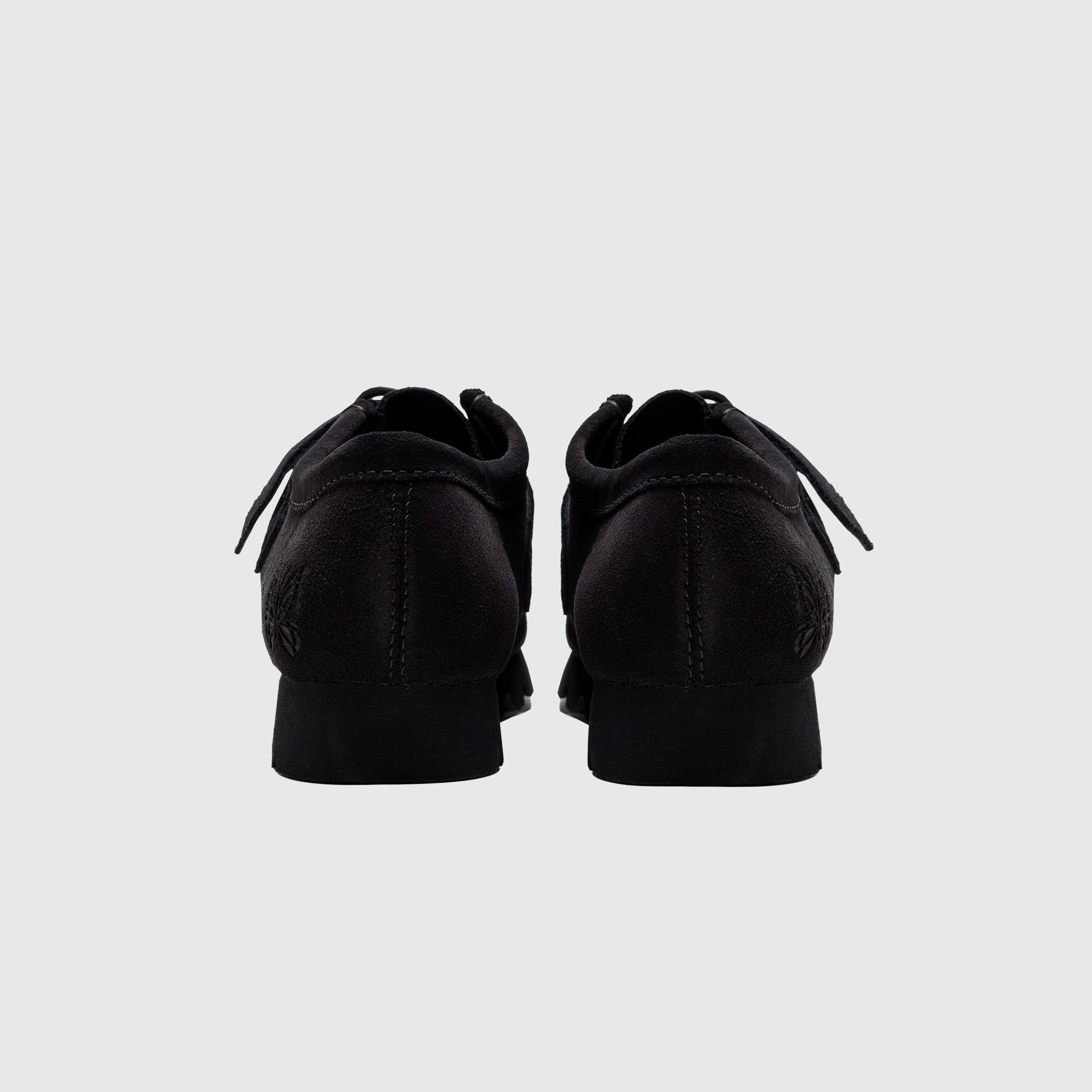 WALLABEE STRAP LOW X NEEDLES