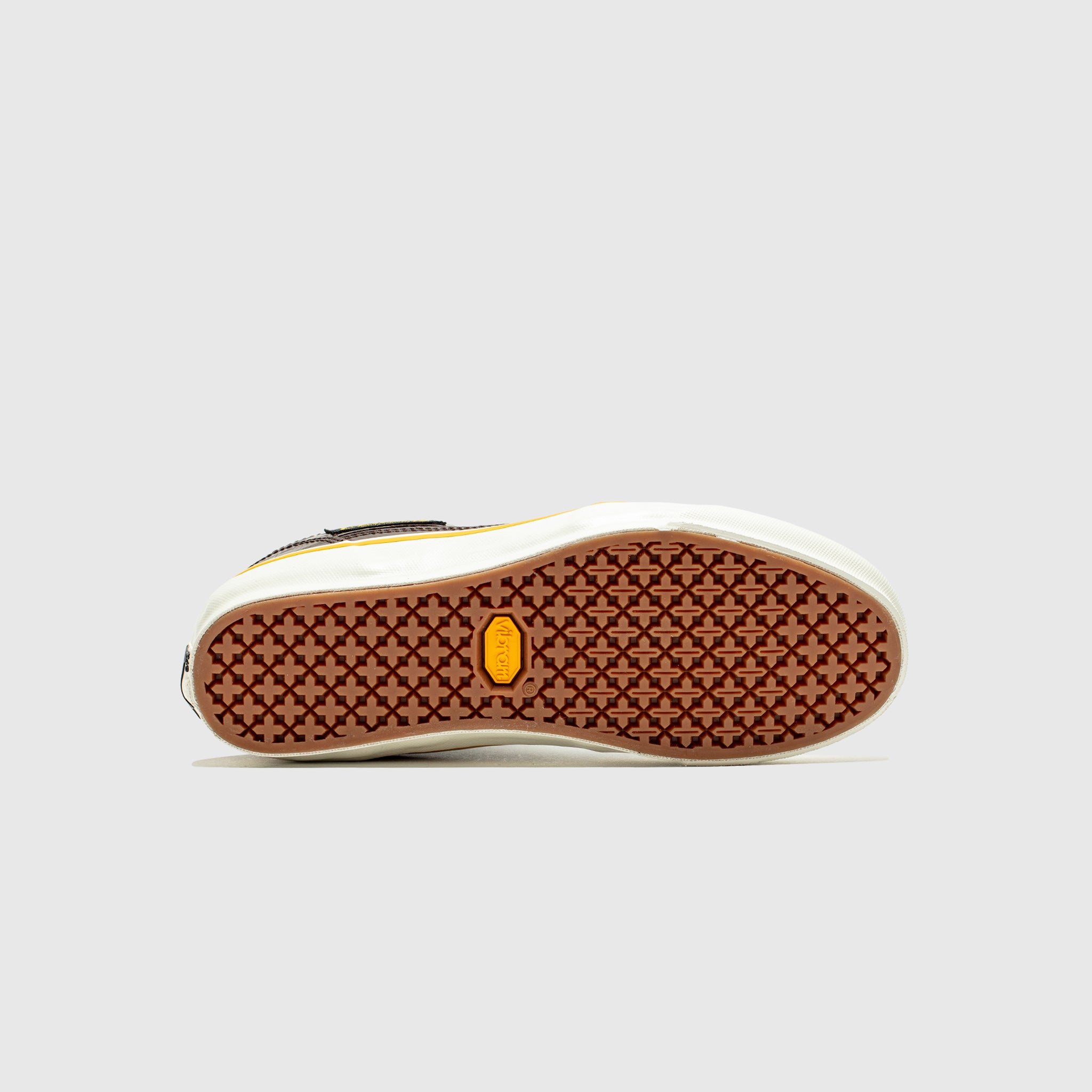 OTW HALF CAB 33 VIBRAM "CROC PATENT"