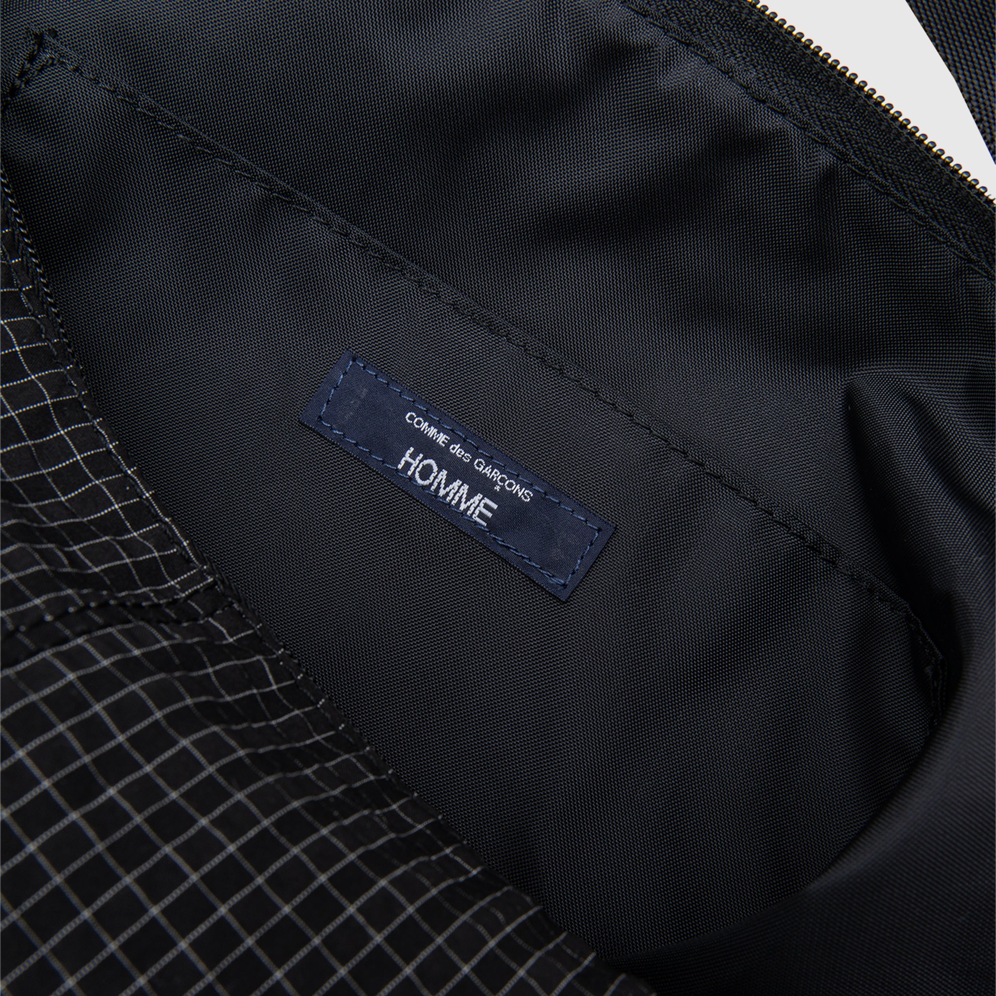 MEN'S CHECK SLING BAG