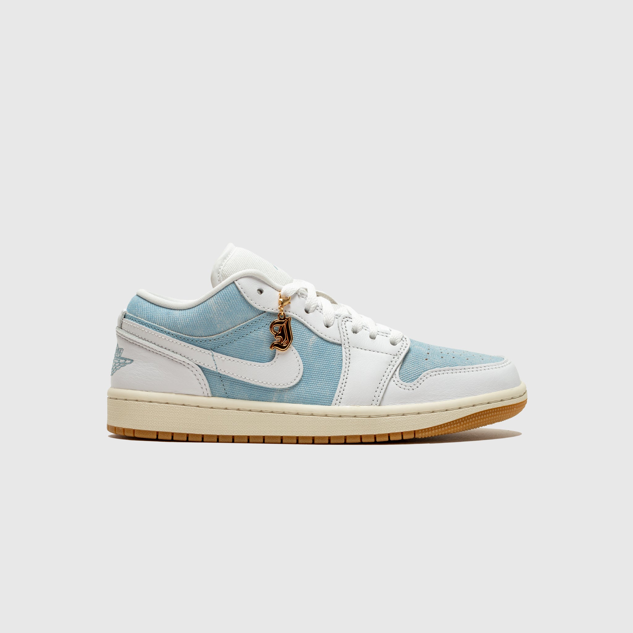 WMNS AIR JORDAN 1 LOW SE "WORN BLUE"