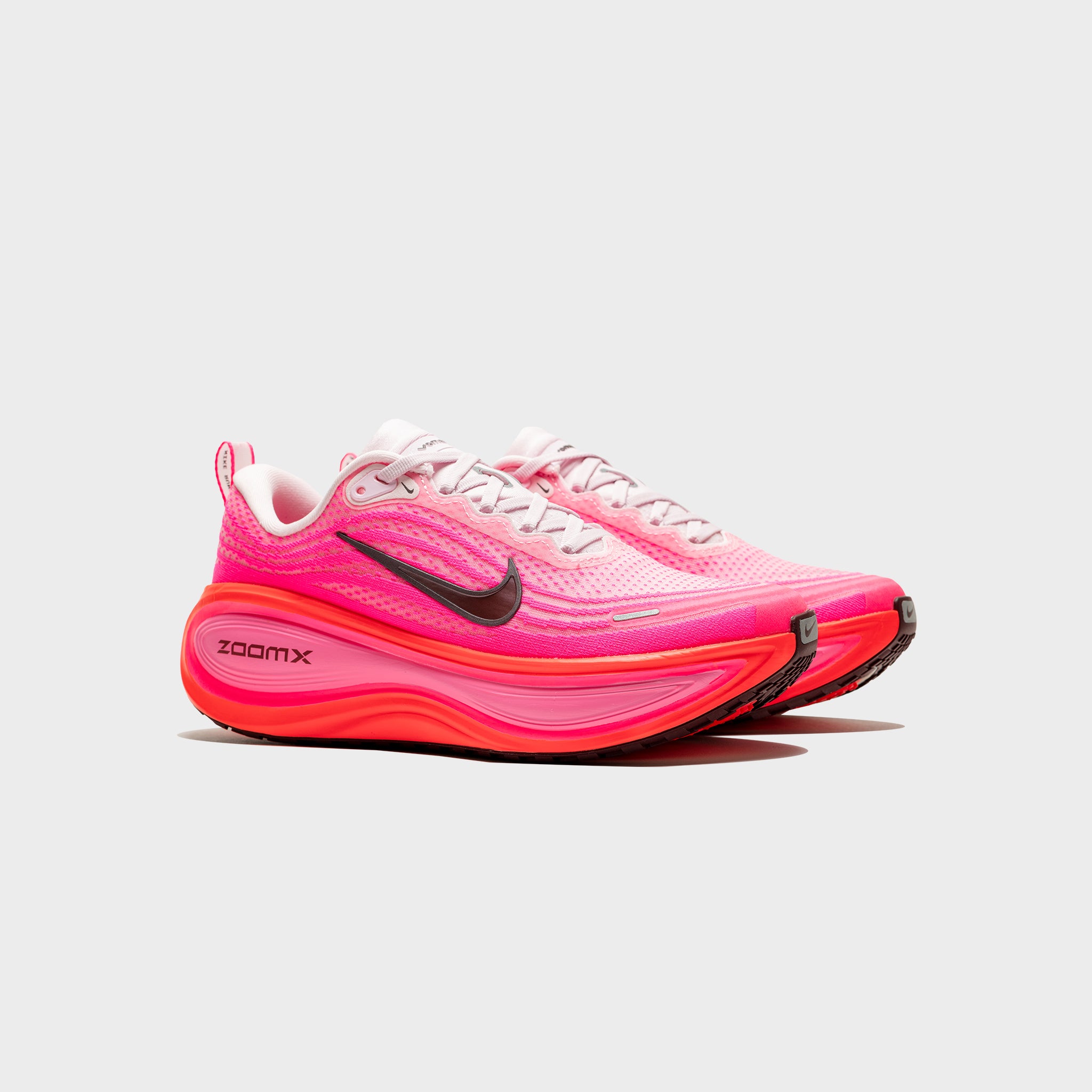 WMNS VOMERO PLUS "HYPER PINK"
