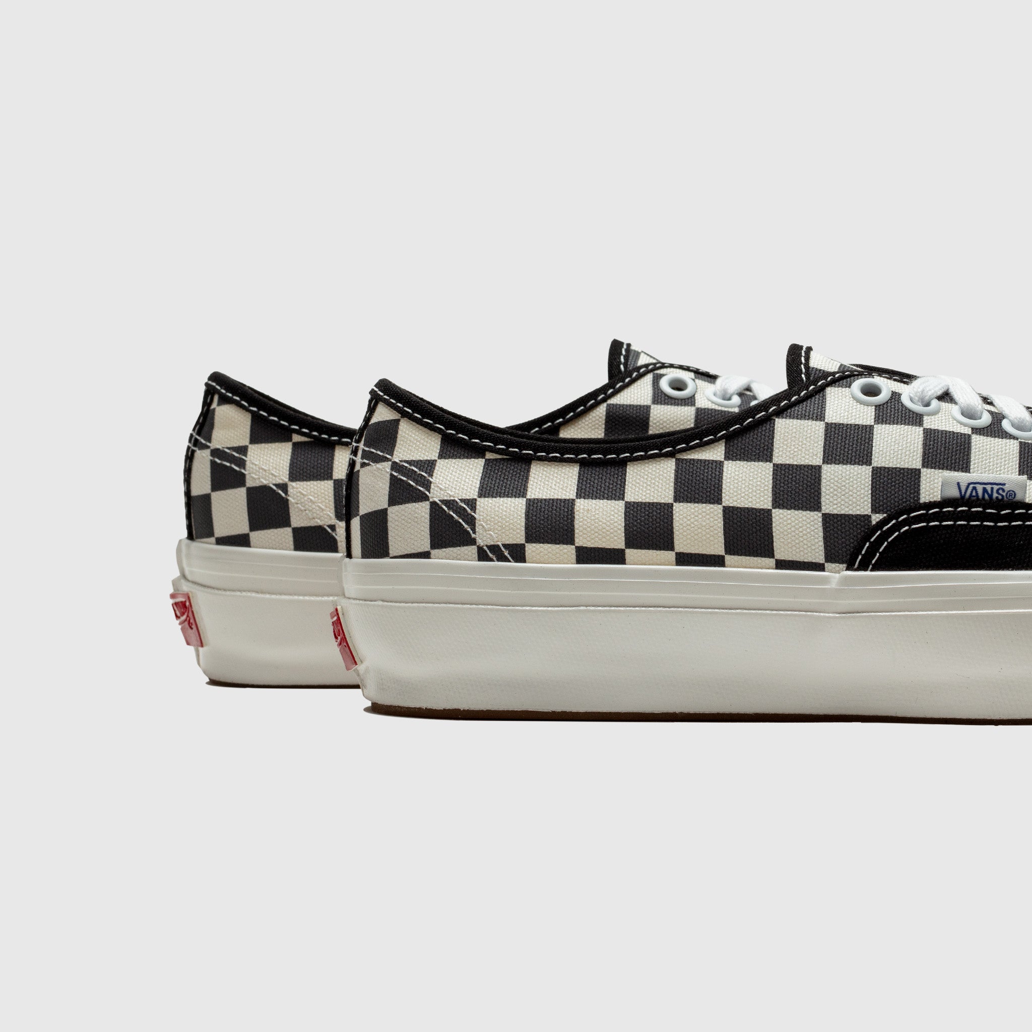 AUTHENTIC 44 LX