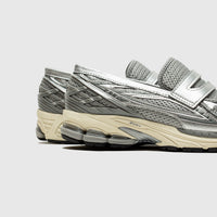 U1906LARE "METALLIC SILVER"