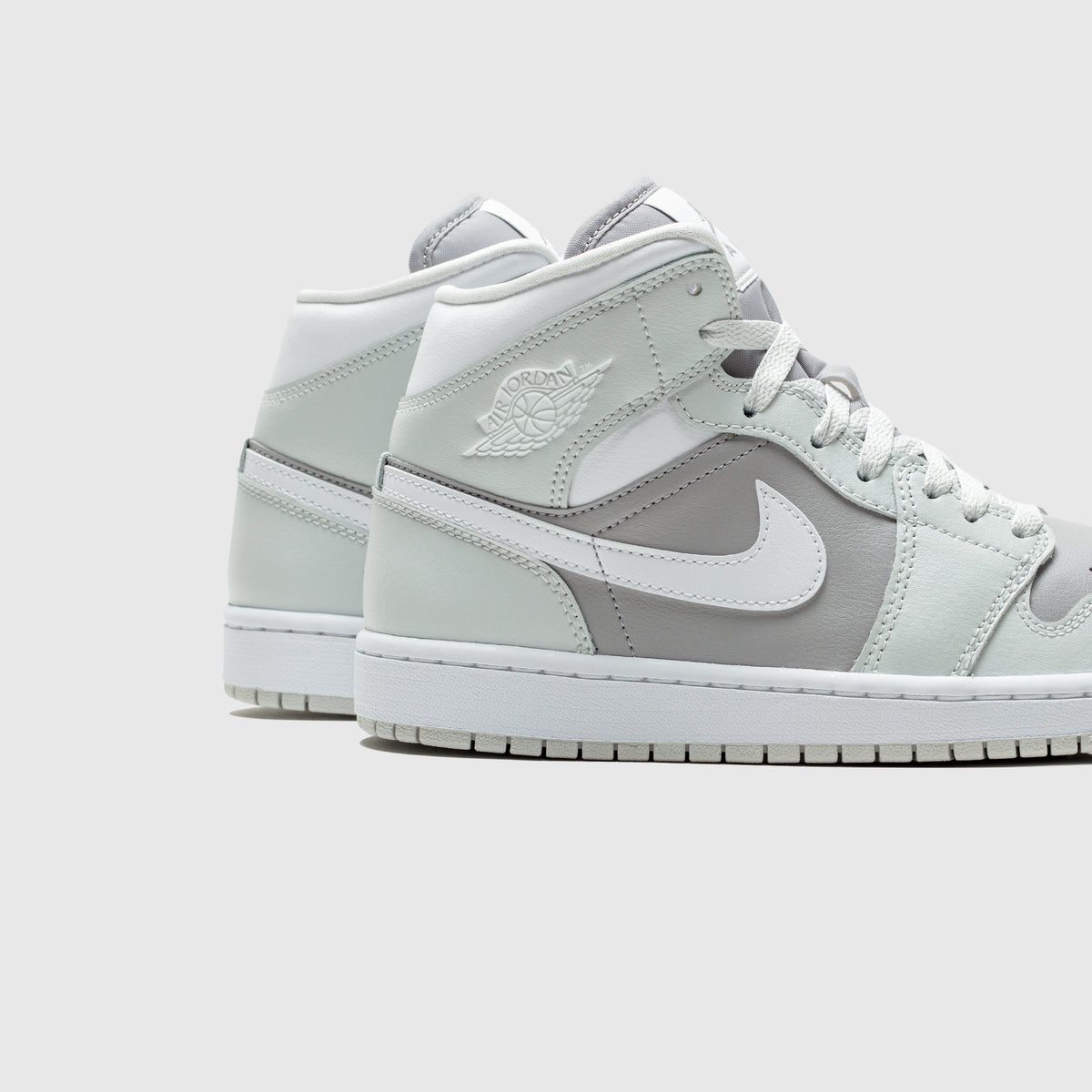 WMNS AIR JORDAN 1 MID "ATMOSPHERE GREY"