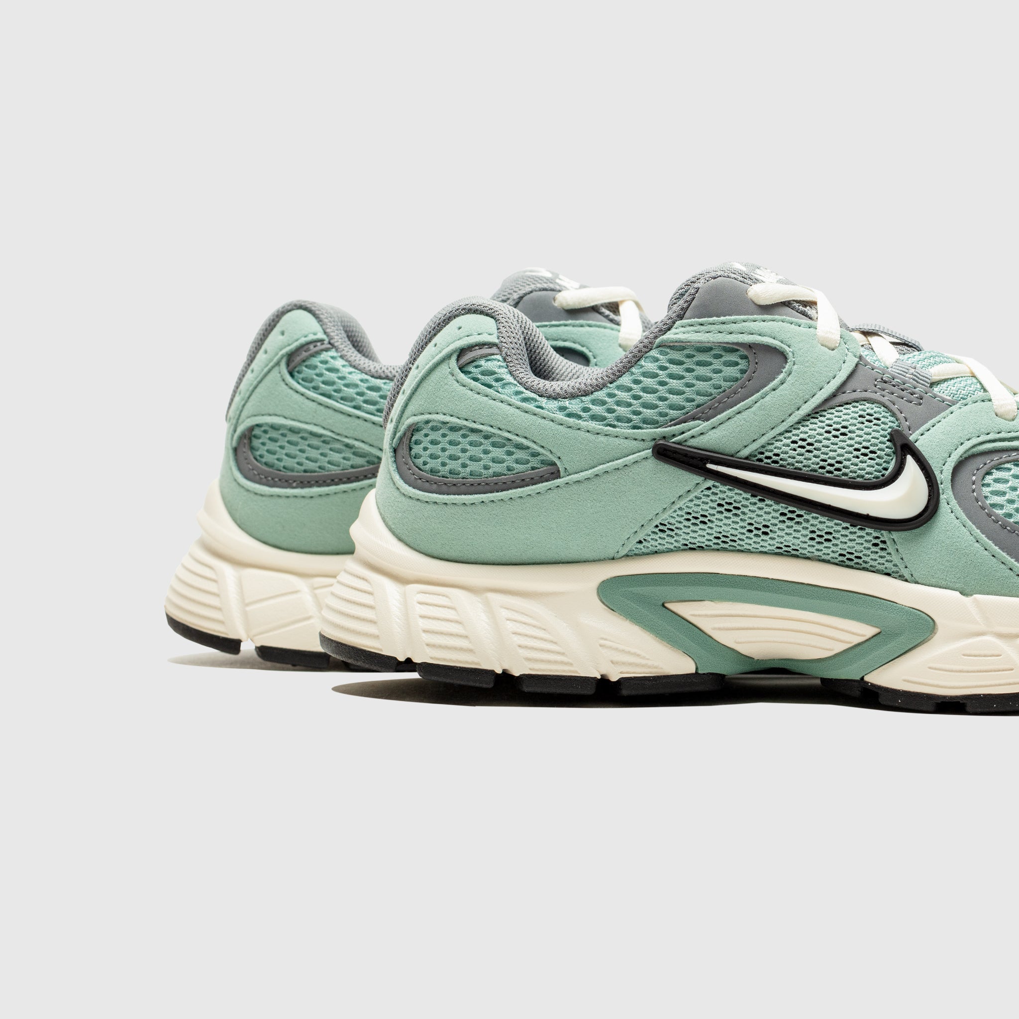 WMNS V5 RNR "CANNON"
