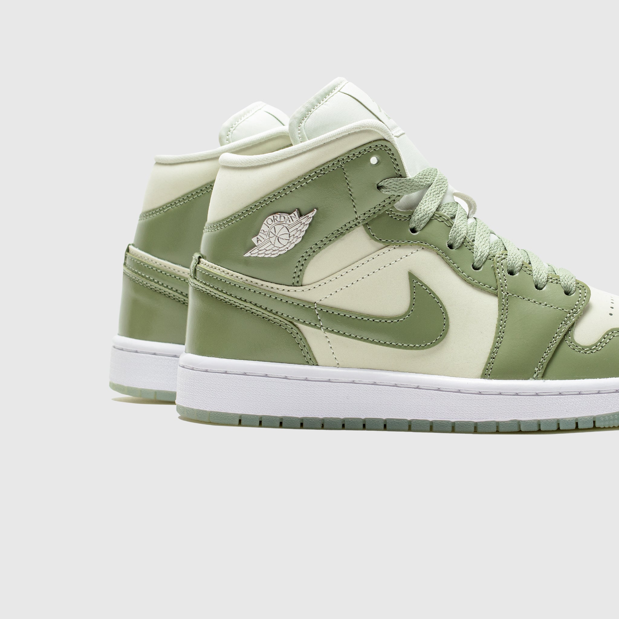 WMNS AIR JORDAN 1 MID SE "OIL GREEN"