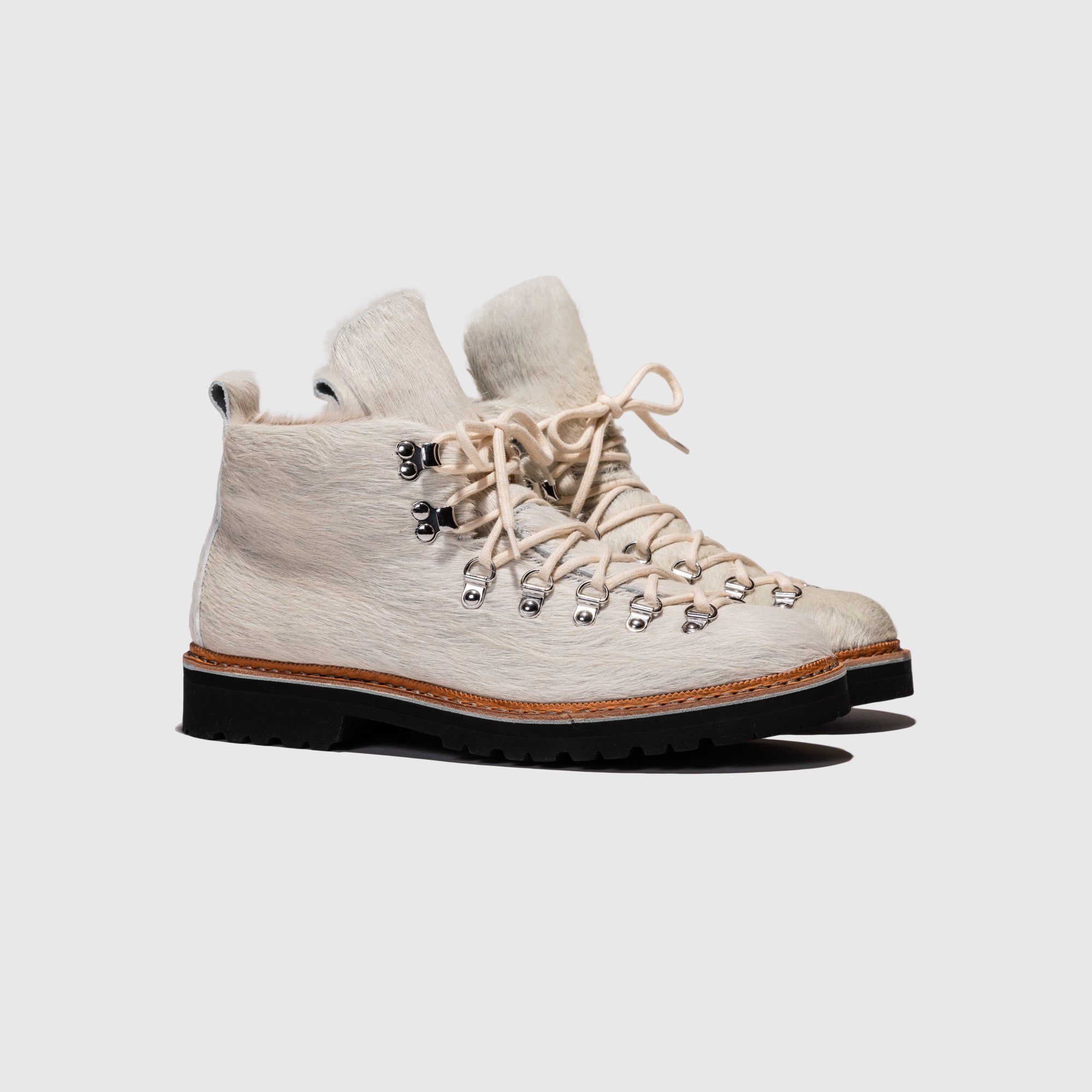 M-120 BOOT "WHITE PONY HAIR" X PACKER