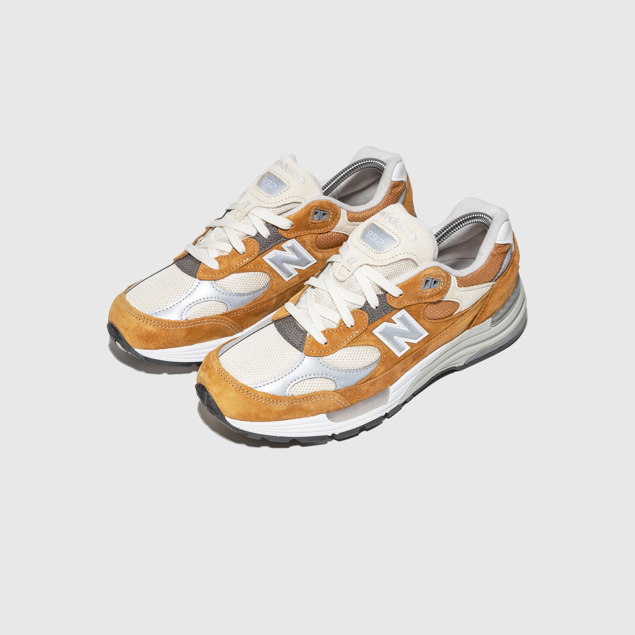 WOODEN SHOE TREES